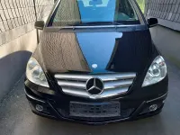 Gebraucht Mercedes B180 116 PS (85 kW) 2011 Schwarz Kleinwagen