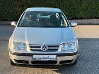 Second-hand VW Bora 101 CP (74 kW) 1999 Argintiu Berlinǎ