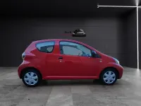 Gebraucht Toyota Aygo City 68 PS (50 kW) 2010 Rot Kleinwagen