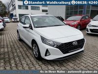 Gebraucht Hyundai i20 101 PS (74 kW) 2022 Polar white Kleinwagen