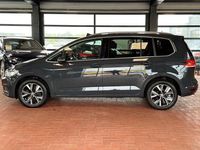 Gebraucht VW Touran Highline 150 PS (110 kW) 2020 Grau Van / Kleinbus