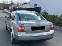 Gebraucht VW Passat Highline 131 PS (96 kW) 2004 Grau Limousine