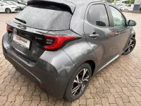 Neu Toyota Yaris Hybrid 116 PS (85 kW) 2026 Grau Limousine
