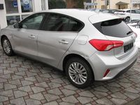 Gebraucht Ford Focus Titanium 125 PS (91 kW) 2021 Silber Limousine