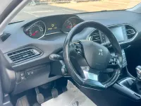 Gebraucht Peugeot 308 109 PS (80 kW) 2015 Weiß Limousine