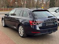 Gebraucht Skoda Superb Style 218 PS (160 kW) 2021 Blau Kombi
