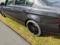 Second-hand BMW 325 Sport Line 218 CP (160 kW) 2006 Negru Berlinǎ