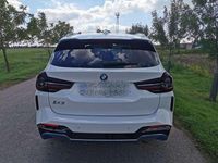 Gebraucht BMW iX3 Impressive 210 kW (286 PS) 2023 Weiß SUV