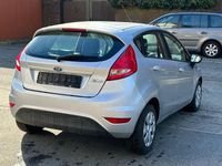 Gebraucht Ford Fiesta Trend 82 PS (60 kW) 2009 Silber Kleinwagen