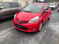 Gebraucht Toyota Yaris Cool 69 PS (50 kW) 2012 Rot Limousine