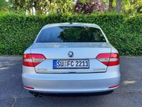 Gebraucht Skoda Superb 140 PS (102 kW) 2015 Silber Limousine