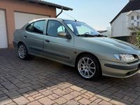 Gebraucht Renault Mégane 90 PS (66 kW) 1998 Grün Limousine