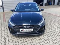 Gebraucht Hyundai i20 Select 84 PS (61 kW) 2022 Schwarz Limousine