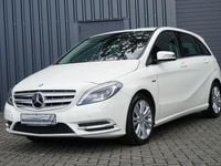 Gebraucht Mercedes B180 122 PS (89 kW) 2011 Weiß Van / Kleinbus