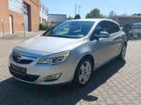Gebraucht Opel Astra Design Edition 140 PS (102 kW) 2011 Silber Limousine