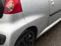 Gebraucht Peugeot 107 68 PS (50 kW) 2006 Silber Kleinwagen