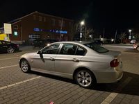 Gebraucht BMW 318 116 PS (85 kW) 2006 Silber Limousine