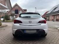 Gebraucht Opel Astra GTC 165 PS (121 kW) 2014 Weiß Limousine