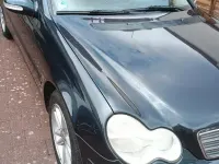 Gebraucht Mercedes 200 166 PS (122 kW) 2004 Blau Limousine