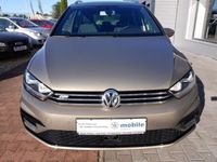 Gebraucht VW Golf VII Highline 125 PS (91 kW) 2017 Gold metallic Limousine
