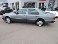 Gebraucht Mercedes E230 132 PS (97 kW) 1991 Grau Limousine