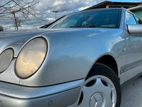 Gebraucht Mercedes E230 150 PS (110 kW) 1996 Grau Limousine