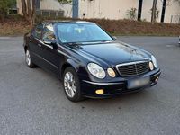 Używany Mercedes E280 190 KM (139 kW) 2005 Niebieski Sedan/Limuzyna