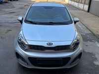 Gebraucht Kia Rio 86 PS (63 kW) 2012 Silber Kleinwagen