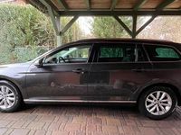 Gebraucht VW Passat Highline 179 PS (131 kW) 2018 Grau Kombi