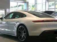 Gebraucht Porsche Taycan 4S 419 kW (571 PS) 2023 Carraraweiß Limousine