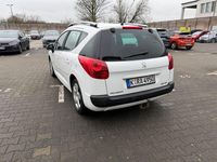 Gebraucht Peugeot 207 Premium 111 PS (81 kW) 2011 Weiß Kombi