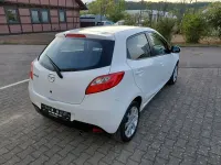 Usata Mazda 2 Independence 75 CV (55 kW) 2009 Bianco Utilitaria