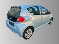 Gebraucht Toyota Aygo 68 PS (50 kW) 2007 Silber Kleinwagen