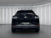Neu Ford Mustang Mach-E Extended Range 202 kW (276 PS) 2025 Absolute black SUV