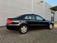 Second-hand Mercedes E200 163 CP (119 kW) 2003 Albastru Berlinǎ