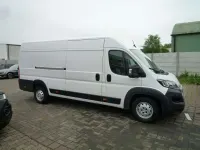 Gebraucht Peugeot Boxer 140 PS (102 kW) 2021 Lackierung weiss icy Van