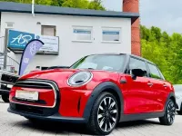 Używany Mini Cooper Classic 136 KM (100 kW) 2021 Czerwony Hatchback