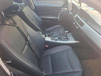 Gebraucht BMW 320 177 PS (130 kW) 2010 Grau Limousine