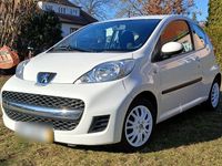 Gebraucht Peugeot 107 68 PS (50 kW) 2011 Weiß Kleinwagen