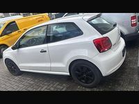 Gebraucht VW Polo 75 PS (55 kW) 2013 Weiß Kleinwagen