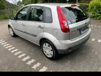 Gebraucht Ford Fiesta 69 PS (50 kW) 2007 Grau Kleinwagen