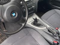 Second-hand BMW 118 143 CP (105 kW) 2009 Negru Hatchback