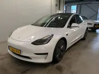 Gebraucht Tesla Model 3 Standard Range 225 kW (306 PS) 2021 Weiß Limousine