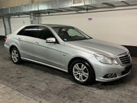 Gebraucht Mercedes E220 170 PS (125 kW) 2010 Silber Limousine