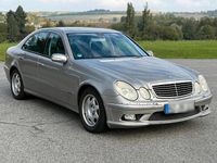 Gebraucht Mercedes E240 Avantgarde 177 PS (130 kW) 2002 Grau Limousine