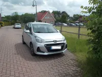 Gebraucht Hyundai i10 Trend 67 PS (49 kW) 2018 Silber Kleinwagen