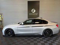 Gebraucht BMW 330 M Performance 252 PS (185 kW) 2017 Glaciersilber Limousine