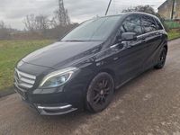 Gebraucht Mercedes B180 122 PS (89 kW) 2012 Schwarz Van / Kleinbus