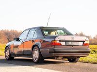 Gebraucht Mercedes E500 326 PS (239 kW) 1991 Grau Limousine