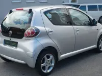 Gebraucht Toyota Aygo Cool 68 PS (50 kW) 2009 Silber Kleinwagen